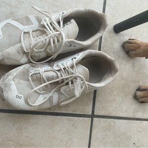 ON women’s running shoes size 6.5